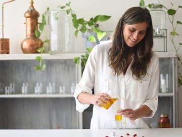 https://images.prismic.io/edenbotanicals/ea03f495-bf74-4fc6-8b2e-5707dcd3650a_Woman+in+lab_Canva.png?auto=compress,format&rect=0,0,1640,923&w=1024&h=576